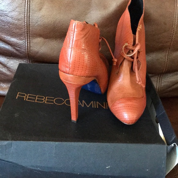 Chestnut (rust) leather high heel bootie size 9 - Picture 3 of 4
